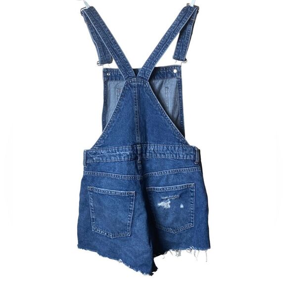 Divided H & M Wm’s Sz 6 Denim Distressed Frayed Jean Overall Bob Shorts - Picture 5 of 6